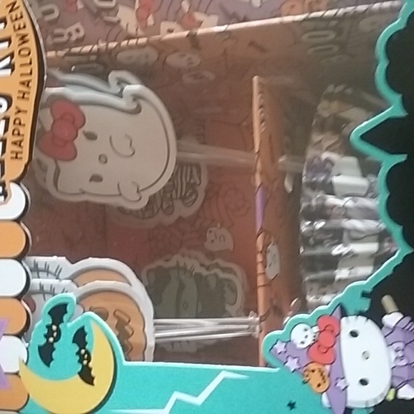 HELLO KITTY CUPCAKE PARTY SET - Picture 3 of 5